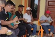 Pokir H. Rusdi hadirkan 18 titik PJU di Banuaran Padang. Gotong royong, kolak ketan, dan keceriaan anak-anak hidupkan tradisi kebersamaan Minangkabau.