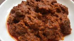 Rendang yang sarat dengan kearifan lokal